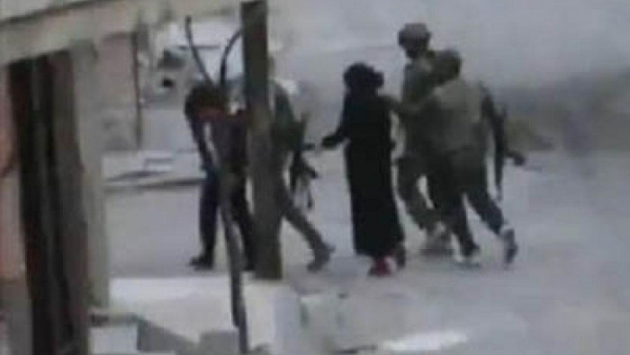 بتهمة التواصل مع أقاربهم.. الن...