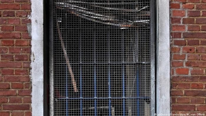 خبير ألماني يشكك برواية الشرطة...