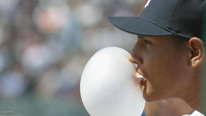 العلكة تعزز الأداء العقلي ووظا...