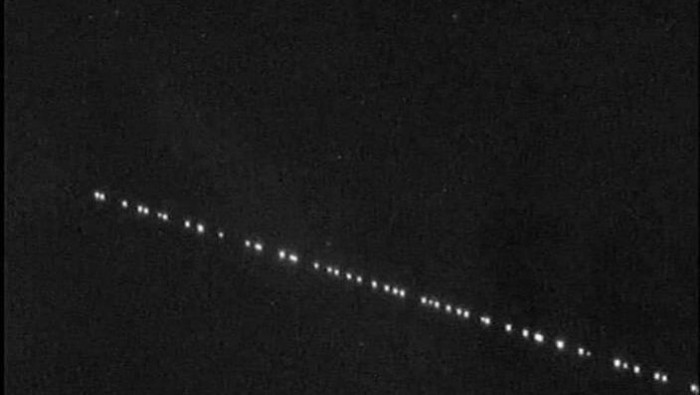 ظاهرة غريبة في سماء إدلب