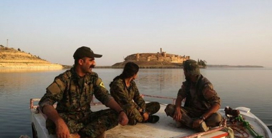 "قسد" تسيطر على كامل مدينة الط...