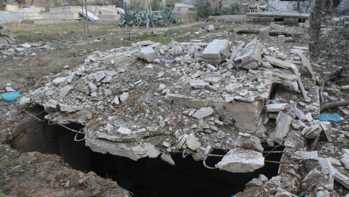 بلديات النظام تنبش المقابر الج...