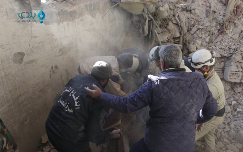 بعد مجزرة الأمس غارات جوية على...