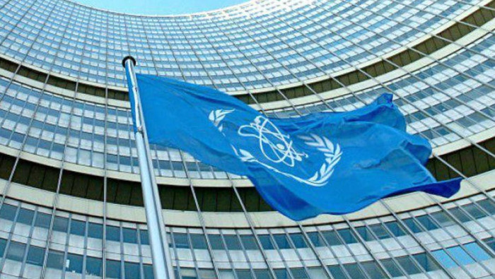 الوكالة الذرية: إيران تخزن 130...