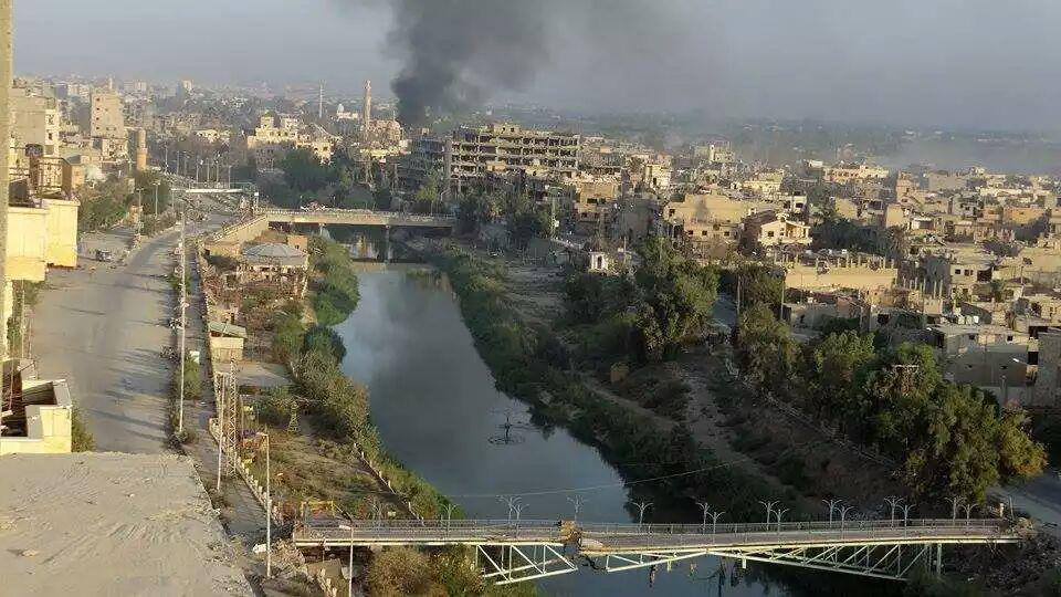 "المجلس المحلي لدير الزور" ينا...