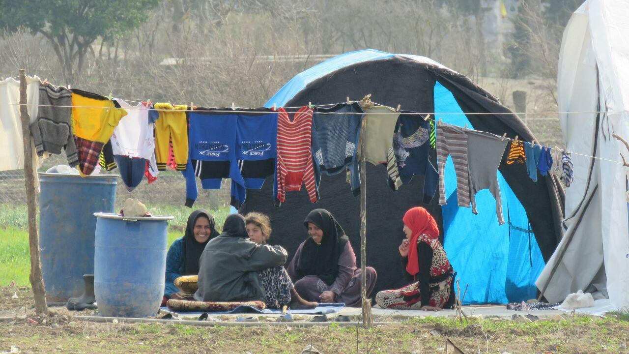 نساء الشهداء يتظاهرنَ ضد قرار...