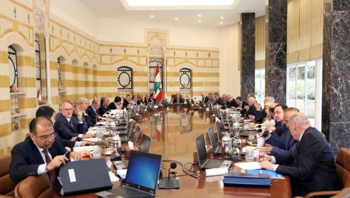 انقسام سياسي في لبنان بشأن دعو...