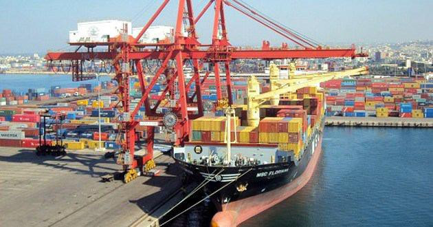 نظام الأسد يحتجز مئات الحاويات...