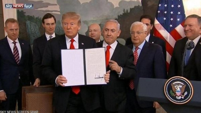 ترامب يوقع مرسوم الاعتراف بسيا...