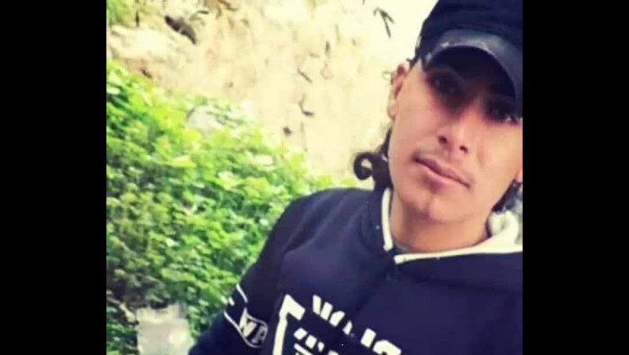 عنصر من النظام يعدم ميدانيا قا...