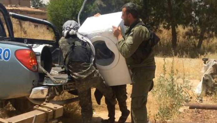 المليشيات المسيحية تنهب المدن...