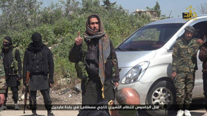 تنظيم "الدولة" يعدم رئيس بلدية...