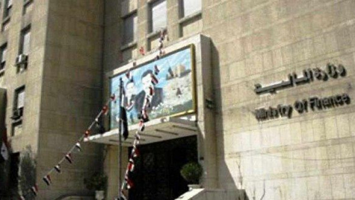 ردا على اعتقال رجله بالكويت.....