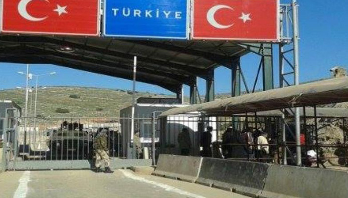 تركيا تفتح معبر باب الهوى أمام...