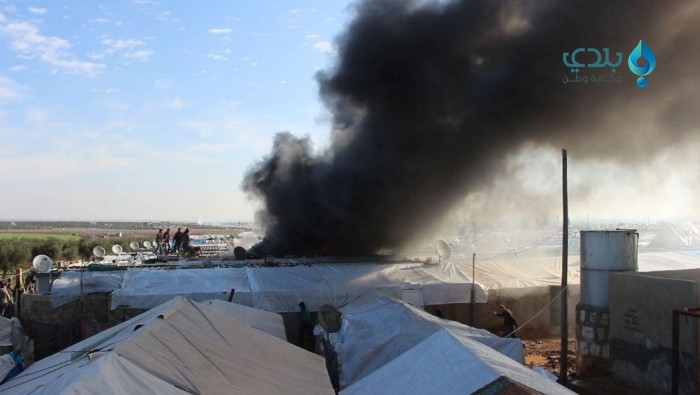 حريق في مخيم النور شمال حلب يخ...