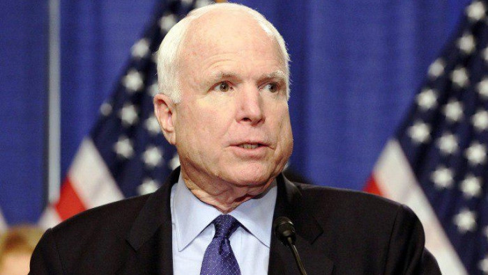 وفاة السيناتور الأمريكي "ماكين...