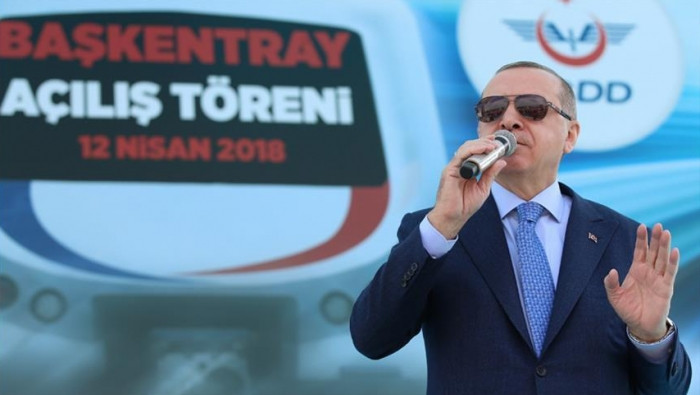 أردوغان: يخطئ من يقف إلى جانب...