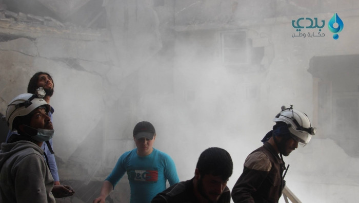 النظام يستهدف مركز الدفاع المد...