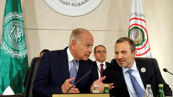 الجامعة العربية مجددا: الموقف...