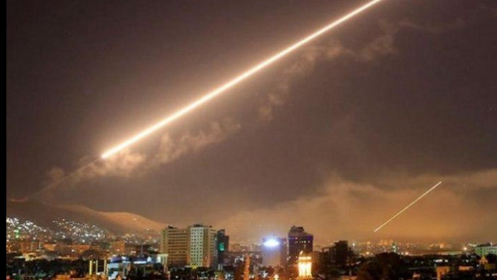 خبير إسرائيلي: سنواصل قصف إيرا...