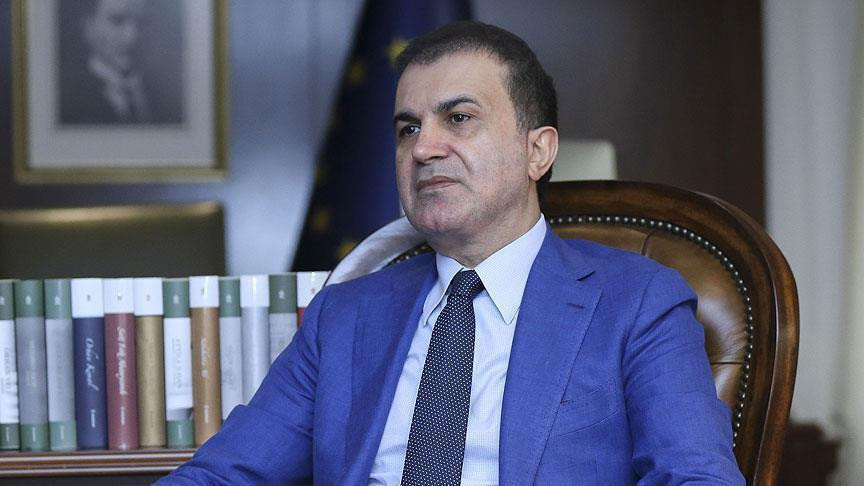 وزير تركي: لا نرغب برؤية رايات...