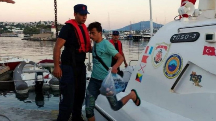 خفر السواحل التركي ينقذ 26 مها...