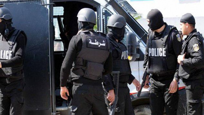 السلطات التونسية تضبط خليّة تم...