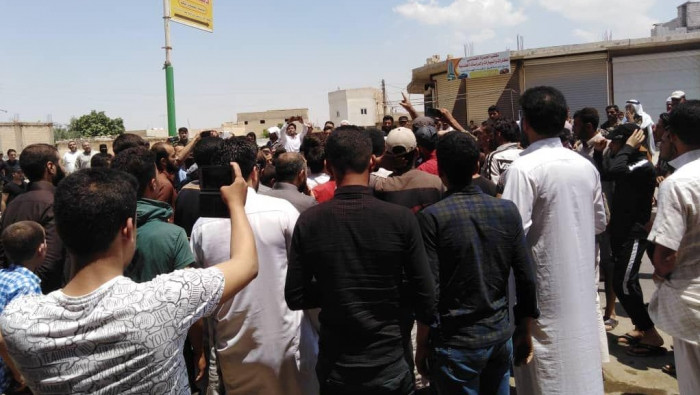 "قسد" تفرق مظاهرة في الرقة