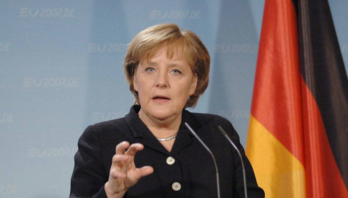 ميركل: نحتاج للحوار مع روسيا و...