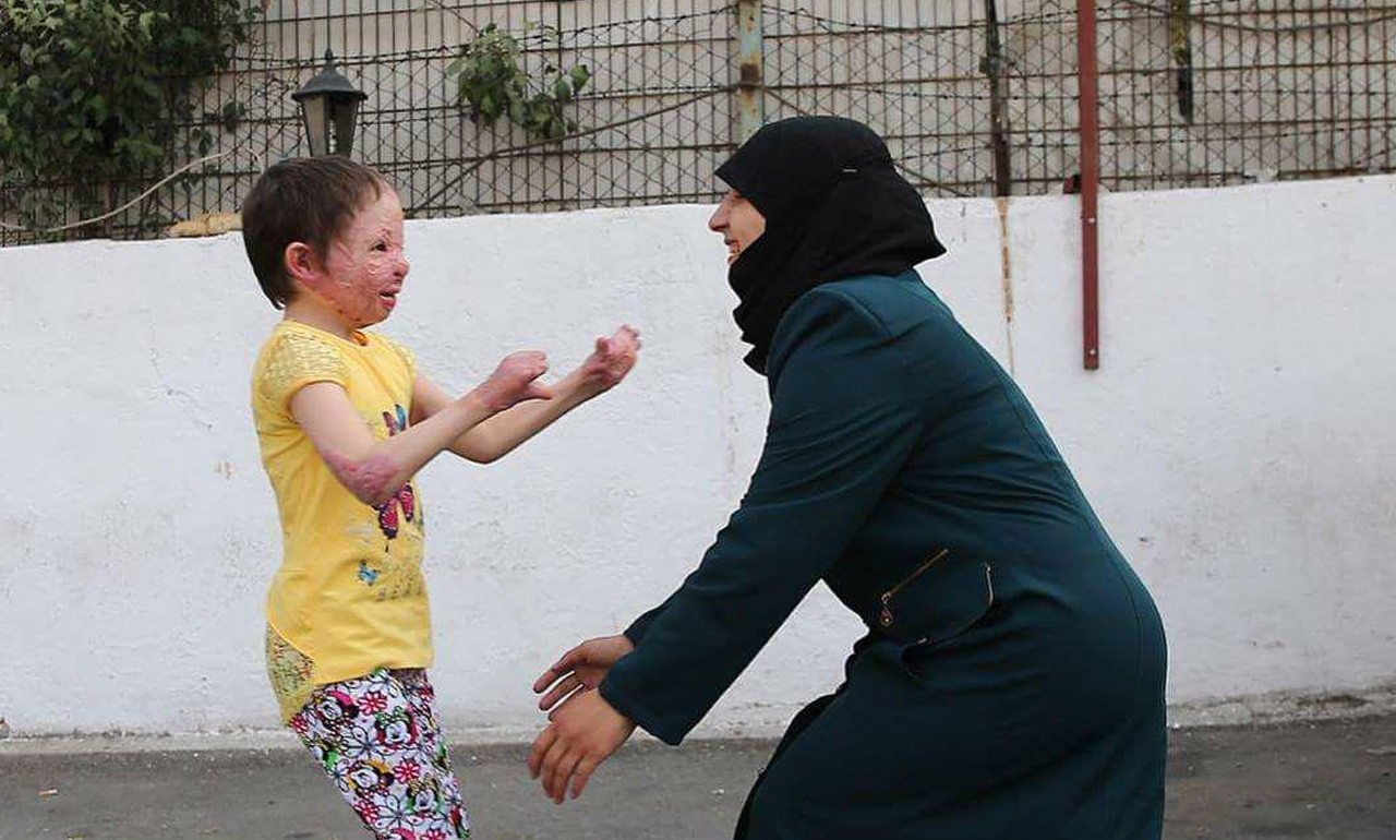 شوهتها طائرات روسيا واحتضنتها...