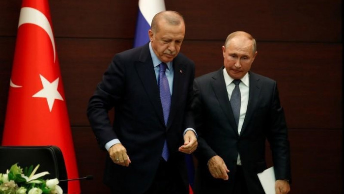 بوتين يهاتف أردوغان بشأن سوريا...