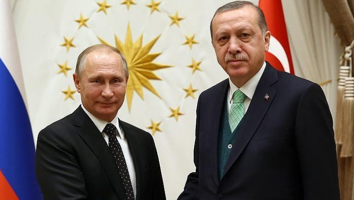 اللجنة الدستورية على طاولة الم...