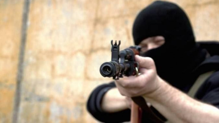 اغتيال مدني وآخر عسكري برصاص م...