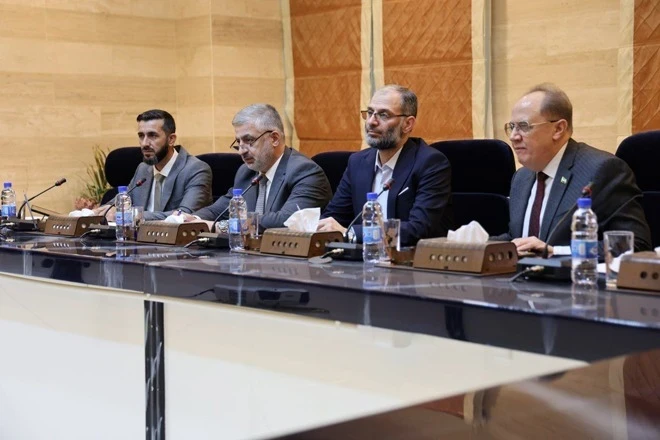 مشاركة عبد الرحيم عطون في لجنة...