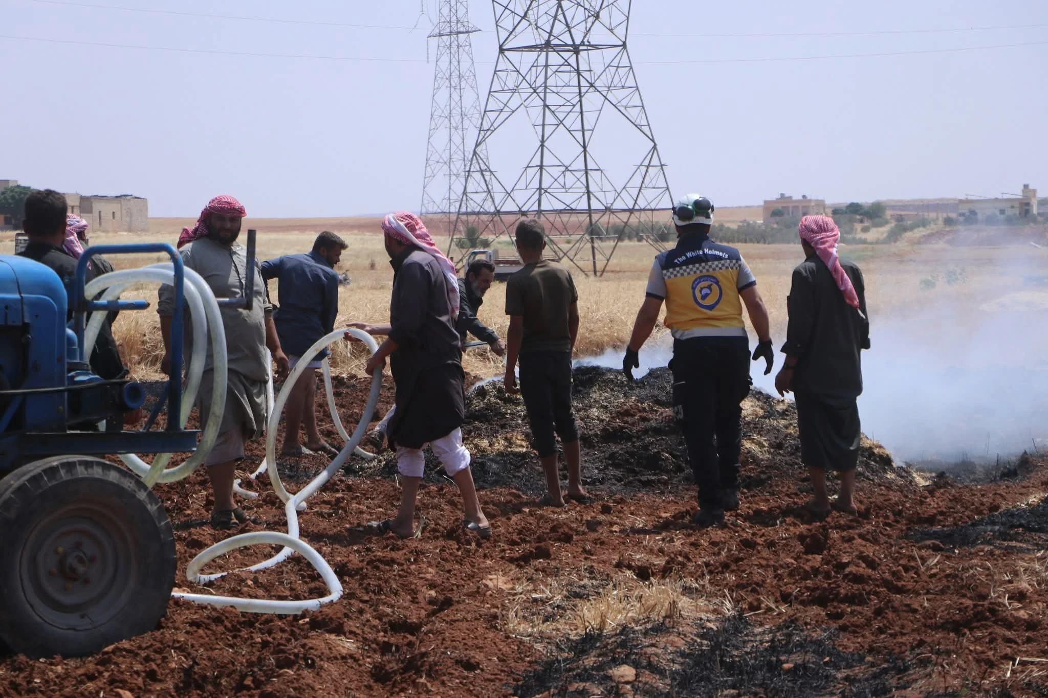 حرائق متزايدة في سوريا والدفاع...