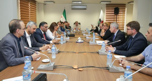 الولايات المتحدة تحث المعارضة...