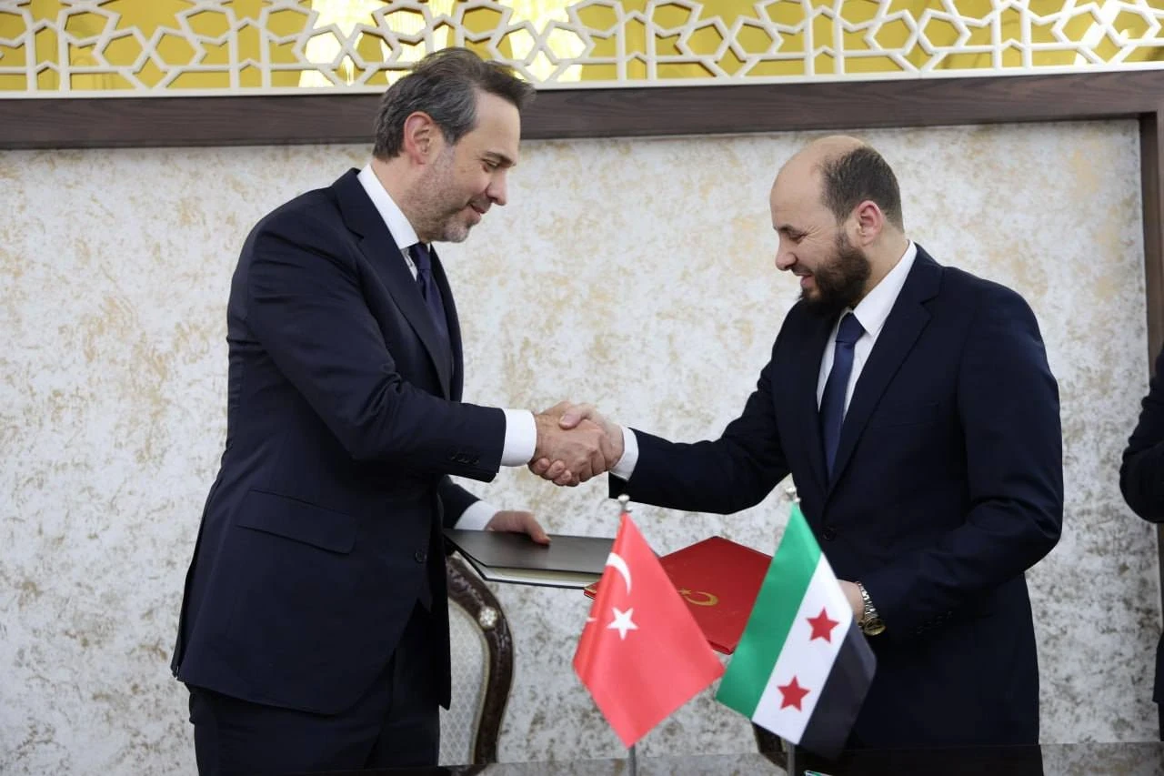 تركيا تبدأ تصدير الكهرباء والغ...