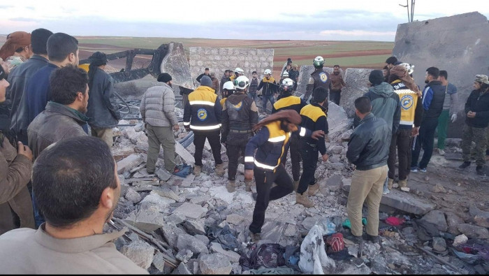 مجزرة روسية بريف إدلب.. 7 شهدا...