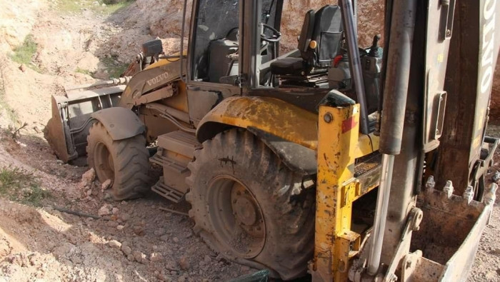 قصف النظام يدمر آليتين للدفاع...