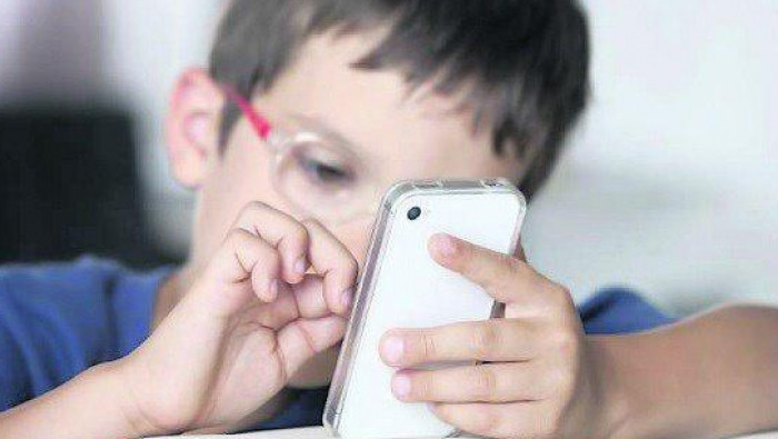 هاجس وسائل التواصل الاجتماعي خ...