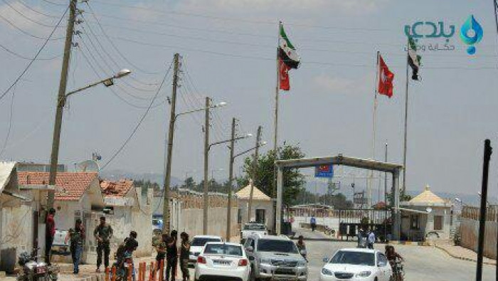 خمسة آلاف سوري يدخلون سوريا لق...