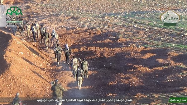 الثوار يستعيدون السيطرة على قر...