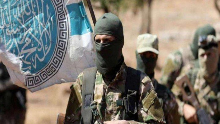 إيراني يفجّر نفسه بإدلب أثناء...