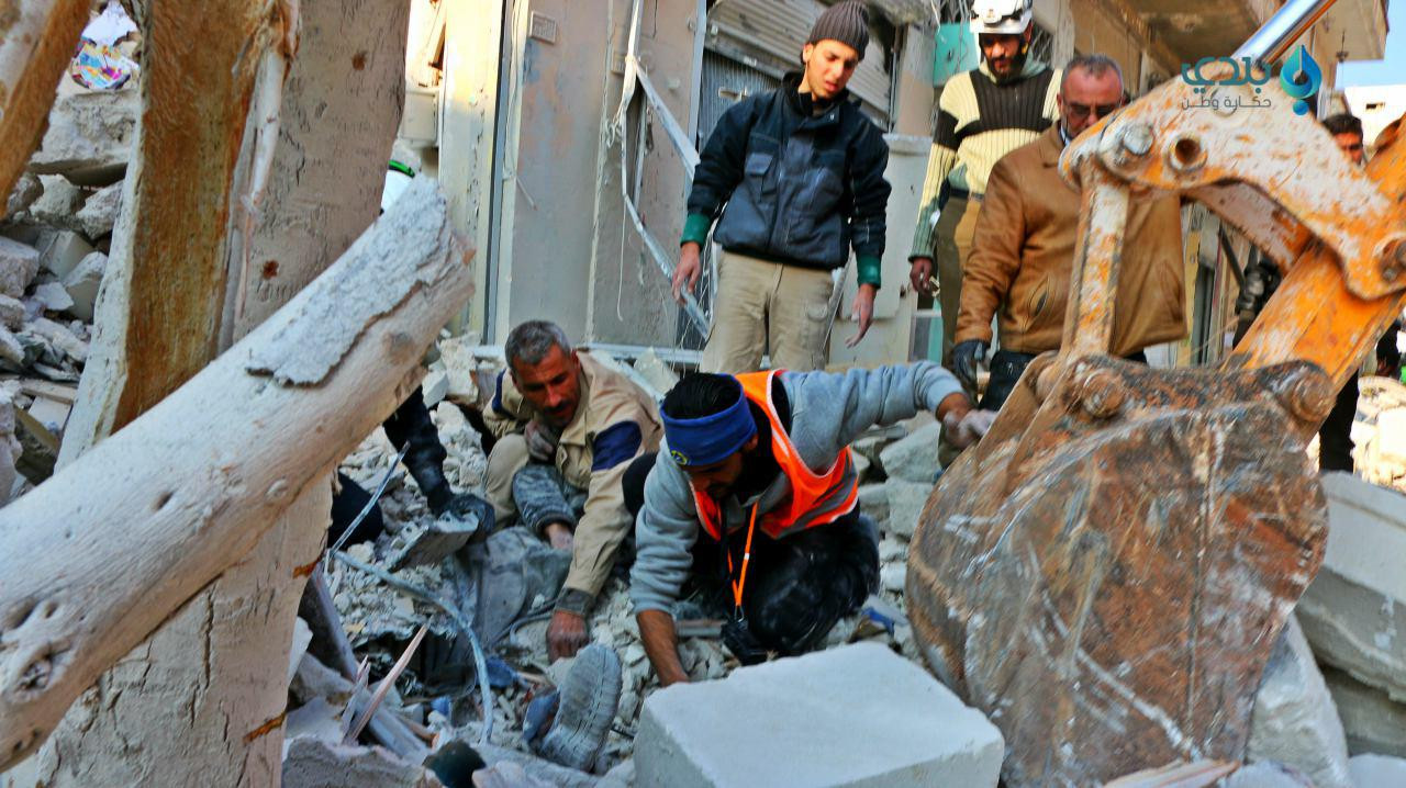 شهيدة وجرحى بقصف روسي على ريف...