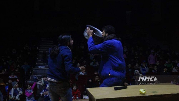 بعد سنوات.. عرض مسرحي كوميدي ع...