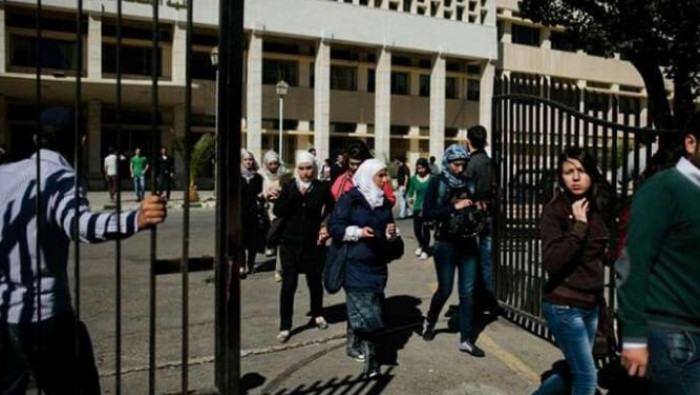 مفوضية اللاجئين: نصف أطفال الل...