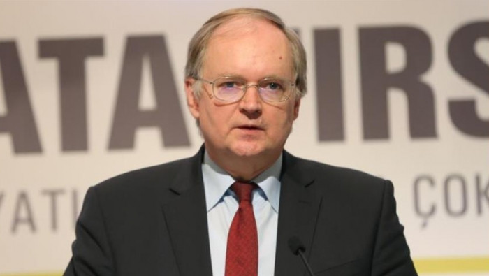 الاتحاد الأوربي يناقش تقديم حز...