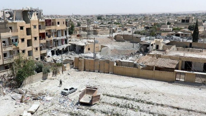 "قسد" تسيطر على أحياء عدة في ا...