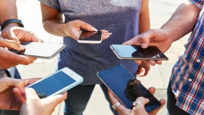 تطبيق لربح المال يلقى رواجا في...