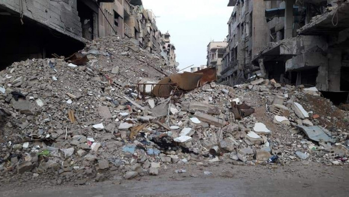 معاناة مستمرة.. النظام يفرض رس...